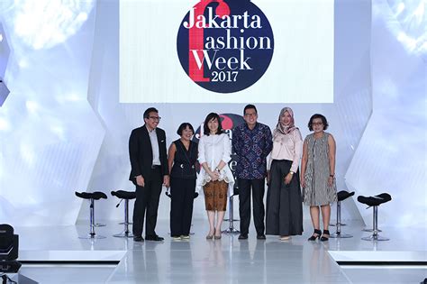 Jakarta Fashion Week 2017: En revolutionär rörelse mot traditionella normer och en explosion av kreativitet